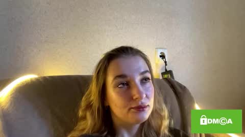 Olivia here online show from September 30, 9:31 am