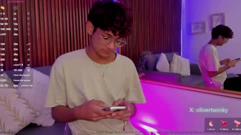 oliver20__ online show from May 4, 10:38 pm