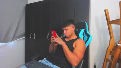 Oliver bray online show from December 13, 8:15 pm