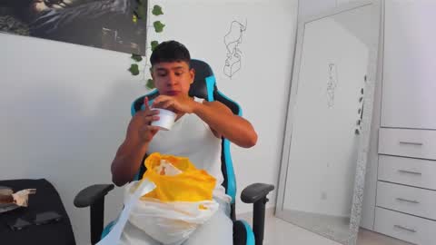 Oliver bray online show from March 2, 7:45 pm