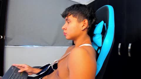 Oliver bray online show from October 14, 6:11 pm