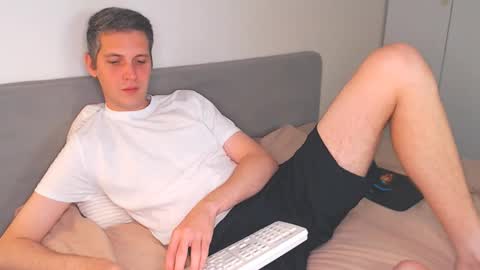 Snapshot of oliver_hort chatting on September 20, 2:53 pm Oliver online show from September 20, 2:53 pm