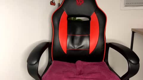 Oliver online show from March 6, 11:31 pm