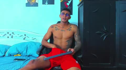 oliver_smith_2 online show from May 26, 4:02 pm