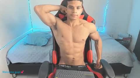 oliver thompsson online show from April 2, 12:51 am