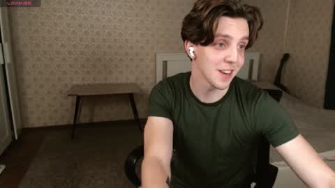 Snapshot of oliver_travis chatting on December 4, 11:41 pm Oliver Evans online show from December 4, 11:41 pm