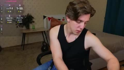 Snapshot of oliver_travis chatting on September 15, 1:51 am Oliver Evans online show from September 15, 1:51 am