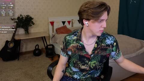 Snapshot of oliver_travis chatting on February 7, 3:02 am Oliver Evans online show from February 7, 3:02 am