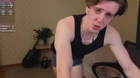 Snapshot of oliver_travis chatting on February 14, 2:39 am Oliver Evans online show from February 14, 2:39 am