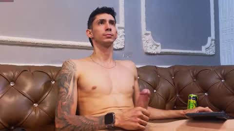 Oliver bennet online show from November 18, 11:26 pm