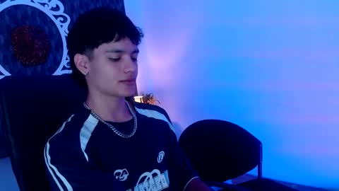 Oliver online show from February 20, 7:41 pm
