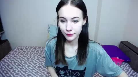 olivia_graceee online show from January 15, 9:18 am