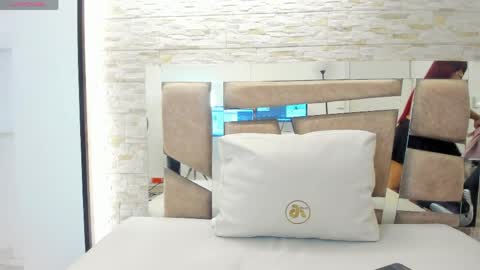 olivia online show from April 23, 2:52 am