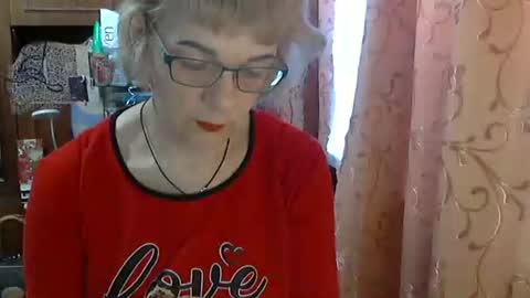 Olivia Mia online show from April 22, 7:04 am