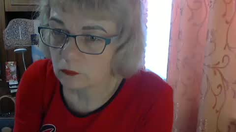 Olivia Mia online show from April 24, 8:49 am