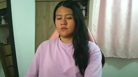 Olivia online show from November 25, 1:32 pm