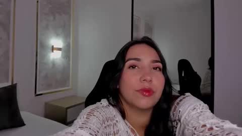 olivia_willoow online show from November 19, 2:55 am