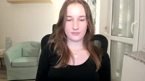 Oliwiaa2004 online show from December 28, 3:26 pm