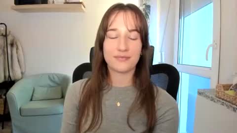 Oliwiaa2004 online show from January 14, 2:03 pm