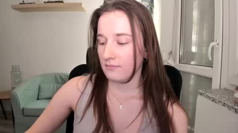 Oliwiaa2004 online show from February 11, 6:33 pm