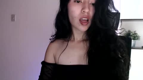 oliviaaa__ online show from December 16, 5:19 pm