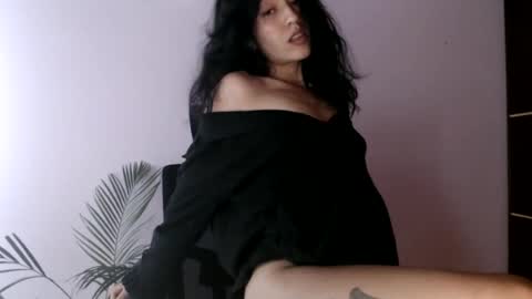 oliviaaa__ online show from April 23, 4:41 pm