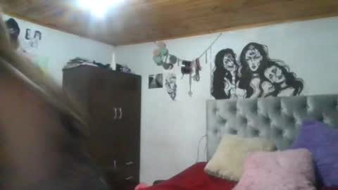 oliviabluee10 online show from January 25, 1:43 am