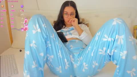 Olivia online show from November 3, 6:58 am