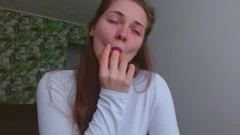 Olivia online show from April 9, 4:49 am