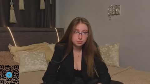 Kylie online show from September 17, 8:01 pm