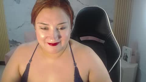 Olivia online show from December 5, 6:27 pm