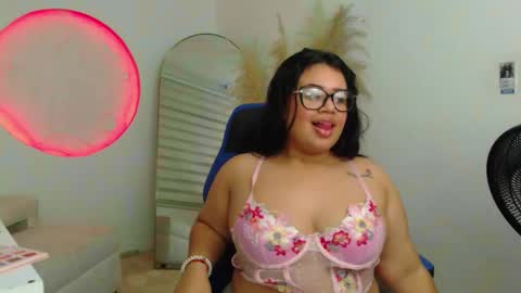 oliviia_cute online show from October 25, 6:02 am