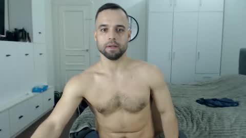 onebestlover online show from April 3, 1:51 pm