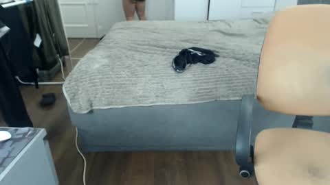 onebestlover online show from March 6, 2:38 pm