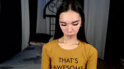 Snapshot of onicka_iha chatting on December 3, 12:52 am Alexa online show from December 3, 12:52 am