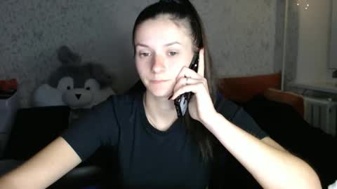 Amalia online show from November 6, 7:50 pm