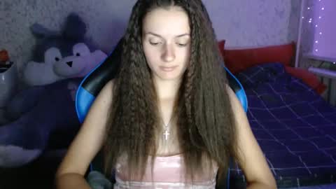 Snapshot of only_ubutterfly chatting on October 13, 6:21 pm Amalia online show from October 13, 6:21 pm