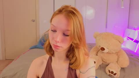 Lily online show from November 7, 11:45 am