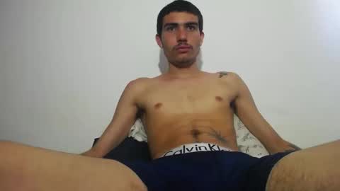 Snapshot of onzas_ chatting on September 23, 2:44 pm onzas_ online show from September 23, 2:44 pm