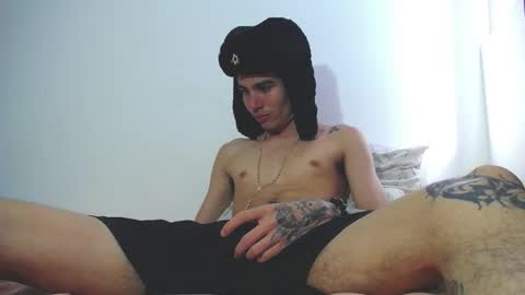 Snapshot of onzas_ chatting on October 6, 7:20 pm onzas_ online show from October 6, 7:20 pm