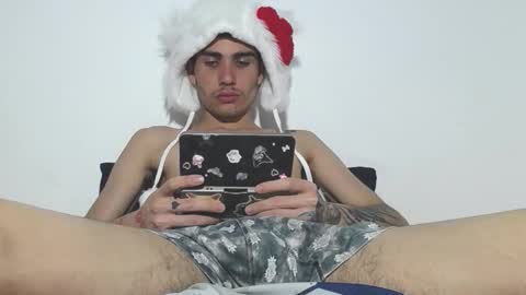 Snapshot of onzas_ chatting on October 24, 11:05 pm onzas_ online show from October 24, 11:05 pm