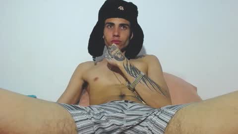 Snapshot of onzas_ chatting on October 16, 4:23 am onzas_ online show from October 16, 4:23 am