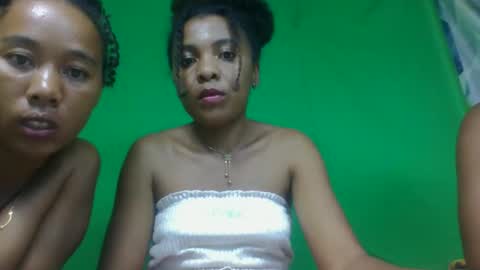 ooooranorosoa online show from May 30, 8:40 pm