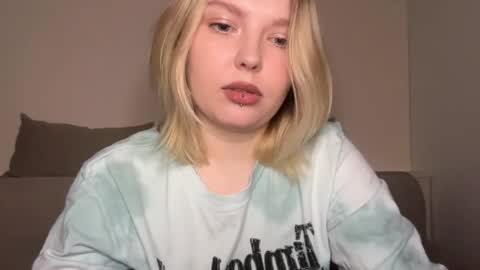 Ophelia online show from April 4, 10:39 pm