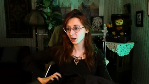 Snapshot of orianna_blade chatting on January 5, 12:10 pm Orianna -  Hi Im into geek culture cosplay crafting LARP games. Shall we play DnD online show from January 5, 12:10 pm