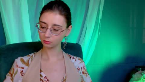 Snapshot of orianna_blade chatting on October 10, 1:28 pm Orianna -  Hi Im into geek culture cosplay crafting LARP games. Shall we play DnD online show from October 10, 1:28 pm