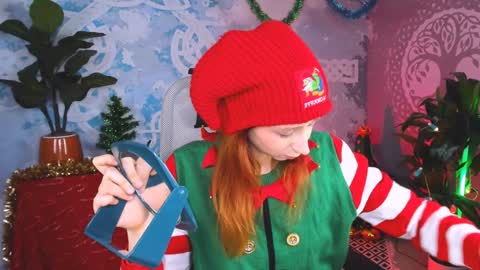 Snapshot of orianna_blade chatting on December 25, 12:15 pm Orianna -  Hi Im into geek culture cosplay crafting LARP games. Shall we play DnD online show from December 25, 12:15 pm