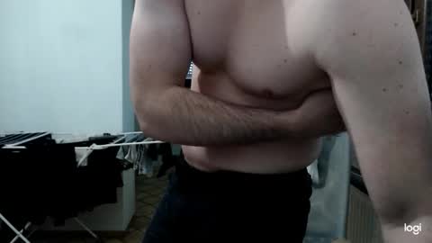 oskars99411900 online show from December 18, 1:17 pm