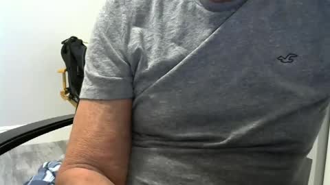Snapshot of ossibottom chatting on September 26, 2:41 am Ossi online show from September 26, 2:41 am