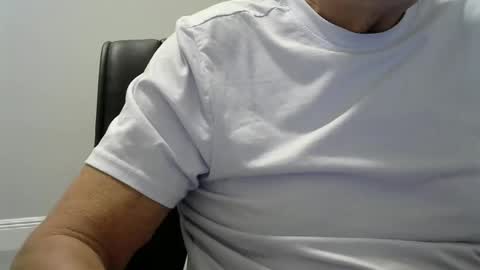Snapshot of ossibottom chatting on October 10, 1:55 am Ossi online show from October 10, 1:55 am